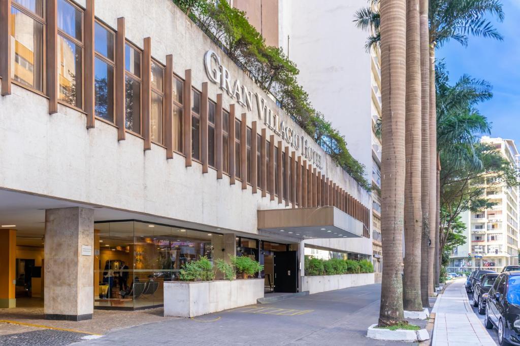 Entrada e acesso de veículos do hotel